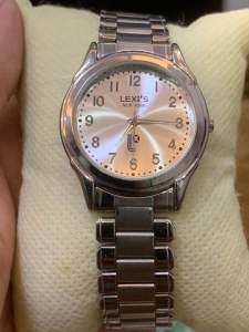 Đồng hồ nam nữ hiệu LEXI’S NEW YORK size 355mm máy Nhậtmặt trải tia cọc số học tròđáy còn nguyên seal nilon dây thép không gỉ khóa thông minh