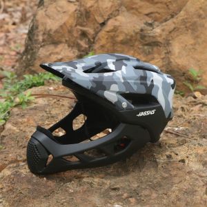 Hassns New Arrival Mountain Bike off-Road Downhill Helmet High Strength Sports Safety Helmet Am DH Fr