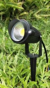 Đèn rọi chiếu cây chiếu cột ngoài trời chống nước 5w ánh sáng vàng có kèm chân cắm