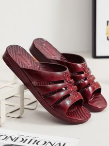 รองเท้าแตะห้องน้ําส้นแบนสําหรับผู้หญิงพลาสติกด้านล่างนุ่มกันลื่นเหมาะสําหรับวัยกลางคนและผู้สูงอายุใช้ในบ้านฤดูร้อน