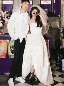 ชุดแต่งงานสไตล์ฝรั่งเศส ชุดกันหนาวแบบใหม่ปี 2025 สำหรับผู้หญิง ชุดกันหนาวสีขาวสไตล์วินเทจแบบเรียบง่ายสำหรับการสมรสและถ่ายภาพนอกสถานที่