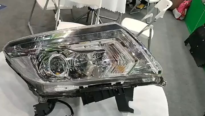Bac de Benne Nissan Navara NP300 D23 King Cab 2016+ Avec Rebord