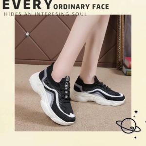 QKKshop รองเท้าsneakersสีและลายน่ารักมากแมทช์ได้หลายชุด สั่งเลยใส่คุ้มแน่นอนใส่ไปเรียนก็ดูใส่ไปเที่ยวถ่ายรูปก็โดดเด่น วัสดุผ้าไม่หนามีรูระบายอากาศเล็กๆให้ เลือกไซส์กดสั่งเข้ามาได้เลย