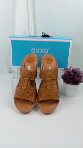 8am รองเท้าสุขภาพ รองเท้าแตะส้นสูง แบบสวม สวมใส่สบาย น้ำหนักเบามาก 1A6172