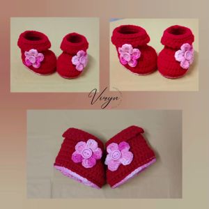 Crochet baby shoes booties handmade by Viryn
