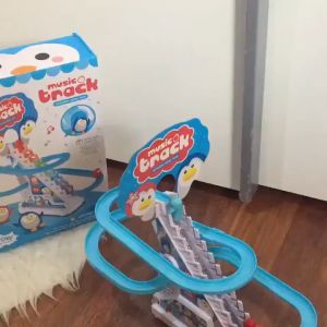Mainan Anak Music Track Penguin Balapan Seluncur Tangga Slide Pinguin