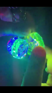 พวงกุญแจรถจักรยานยนต์ พวงกุญแจคริสตัล ของขวัญวันเกิดคริสตัลกุญแจ ขีดข่วน ไม่เป็นสนิมในฤดูฝน ไม่แตกง่าย ไม่เป็นสนิม สามารถมอบให้เป็นของขวัญวันเกิดแก่เขาได้