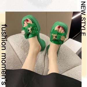 SQShop ลายใหม่ รองเท้าแตะเสริมส้น รองเท้าแตะแฟชั่น รองเท้าแตะผู้หญิง สูงส้น 1.5 ปลาย 1 นิ้ว รุ่นใหม่ ติดต่อได้ที่บริการของ SQShop