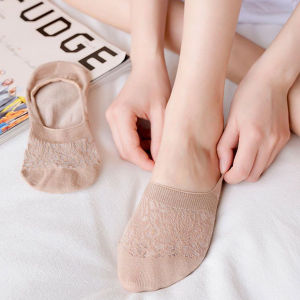 Makayo ถุงเท้าลูกไม้ ถุงเท้าผ้าฝ้าย ด้านล่างซิลิโคนกันลื่น Lace socks