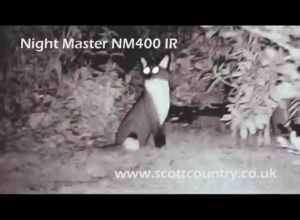 Teropong Keker Berburu Night Vision IR Infrared Infra Red Illuminator Teleskop Kekeran malam melihat dalam gelap 440P 2200mAh NV 400