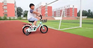 1 Pair Universal Children Bike Balancer Auxiliary Wheel Kids Bike Training Wheels Black with Flash for 12-20 Inch Bikes