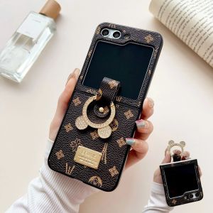 Luxury Business Sle Retro Pattern Ring Chain Bracelet Phone Case for Samsung Galaxy Z Flip 7 6 5 4 3 Shockproof Back Women Cover