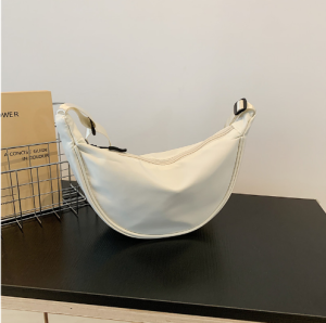 Large Capacity Womens Underarm Bag 2025 New Style Retro Versatile Single Shoulder Crossbody Bag for Spring Autumn