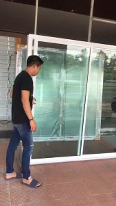บริการ 200x200 ซม. ชุดประตูบานเลื่อนอลูมิเนียม สำหรับการกระจายเงินปลายทาง รับผลิตตามความต้องการ ของสินค้าจากโรงงานผู้ผลิต