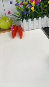 Hộp Đựng Gia Vị 4 Ngăn Có Nắp Đậy Kèm Thìa Thông Minh