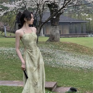 French Vintage Floral Skirt Womens Summer New Waist Cinching Slimming Elegant Neck Hanging Strap Dress Ins Style A-Line Skirt