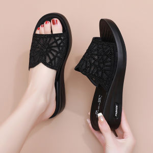 2025 New Summer Soft Bottom Anti-Slip Water Diamond Mid-Aged Mother Sandals Casual Style Fish Mouth Toe Platform Heel Ladies Slippers