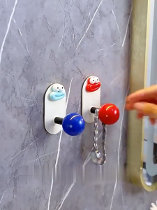 SK-C1426 Gantungan Tempel Dinding Dengan Motif Bulat Karakter Lucu / Gantungan Pakaian Tas Baju