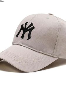 หมวกเบสบอลชายปีกกว้างป้องกันแสงแดด หมวกทรงพับได้สำหรับเดินทางในฤดูร้อนปี 2025 หมวกทรงปากเป็ดเย็บลายเสื้อผ้ากีฬา