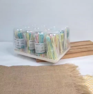 ไม้จิ้มอาหาร แพ็ค 12 ชิ้น รุ่นสีสัน ไม้เสียบพลาสติก ส้อมจิ้มผลไม้ พลาสติกใช้แล้วทิ้ง