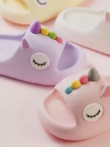 Kisss baby Childrens slippers รองเท้าแตะเด็ก ฤดูร้อน ลายการ์ตูนกระต่าย สากลสำหรับเด็กชายและเด็กหญิง รองเท้าแตะกันลื่นสำหรับใส่ในบ้าน รองเท้าแตะพื้นนุ่มสำหรับเด็ก