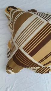 SARUNG BANTAL CINTA ABSTRAK