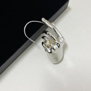 Vintage niche personalized design palm gesture ear hanging earrings