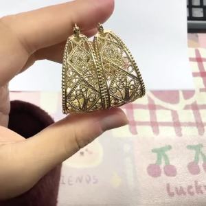 Huitan Gold Color Women Hollow Hoop Earrings Versatile Party Daily Metal Accessories Fashion Wedding Daily Delicate Lady Jewelry