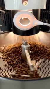 Offroast เมล็ดกาแฟคั่วเข้ม Boost Mood Blend เข้ม หอม สู้นม