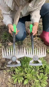 Daywalker 11/4 Teeth Weeding Uprooting Tool Multi Purpose Kalaykay for Garden Grass Remover Tool Grass Rake Weeding Rake Grasping Raking Loosen Soil Harrow Clean Leaves Weed 