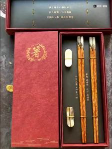 Wave Pattern Coconut Shell Wood High Quality Slip-Resistant Chopsticks Gift Set
