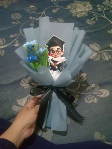 Buket wisuda bunga dan topper