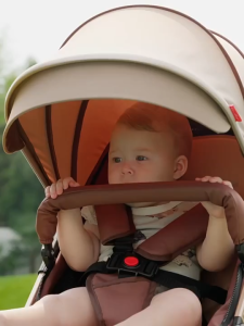 xe đẩy gấp gọn cho bé BeigeCó thể tháo rời thành nôicó dây an toàn 5 điểm giúp đảm bảo an toàn cho bé