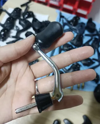 Tay quay dành cho máy câu FX FC (không bao gồm núm tay quay)