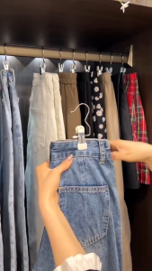 คลิปสเตนเลส กันลื่น แบบพกพา สีสันสดใส / คลิปเก็บตู้เสื้อผ้า ประหยัดพื้นที่ พร้อมตะขอ / คลิปตากผ้าระเบียง กันลม N12