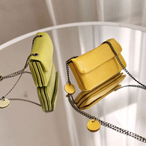 Top Layer Cowhide Leather Mini Chain Crossbody Lipstick Bag Car Key Pouch Fashionable New 2025 Korean Style Soft Square Bag