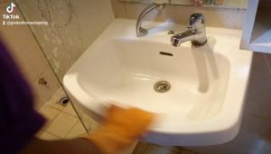 Grades Powder Pembersih Keramik Kamar Mandi Kemasan Plastik 1 Kg