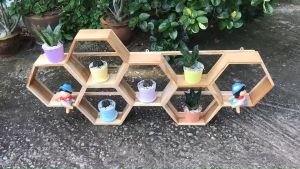 ชั้นวางของติดผนัง ทรงรังผึ้งใหญ่ ยาว ชั้นไม้วางของ ชั้นไม้หกเหลี่ยม ชั้นไม้สัก ตกแต่งผนัง ชั้นแขวนของติดผนัง ตกแต่งบ้าน