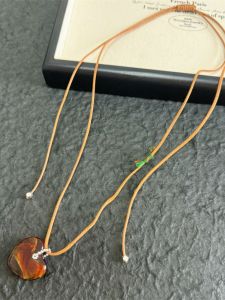 Fall Winter Brown Leather Rope Necklace Womens Korean Style Layered Heart Pendant Sweater Chain Fashion Jewelry Accessory