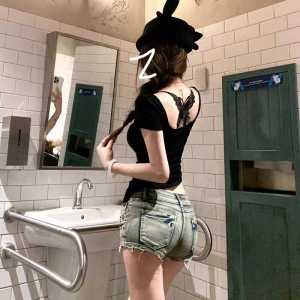 Áo Thun Nữ Màu Đen Ôm Vừa Vặn Tay Ngắn Mùa Hè Cổ Vuông Tay Ngắn Quần Áo Công Sở Phong Cách Hàn Quốc Chất Liệu Polyester