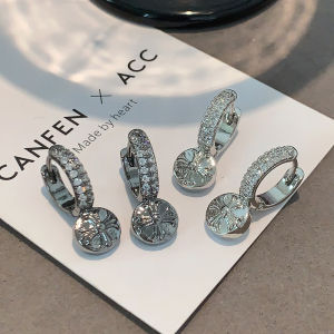 ต่างหูครอสประดับเพชรโลหะทรงกลมดีไซน์เรียบง่าย ต่างหูรูปครอสแบบใหม่ล่าสุดสำหรับผู้หญิง