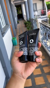 Bamboo Charcoal Black Mask Blackhead remover Deep Cleanses pores Oil control Gentle Cleansing Refines Skin 60g Blackhead-Removing Mask 竹炭黑面膜去黑头深层清洁毛孔控油温和清洁细致肌肤60g去黑头面膜
