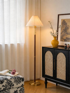 TIANCHUANGJIYUAN | French Style American Retro Wooden Creative Pleated Floor Lamp