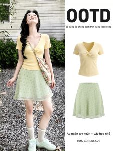SUHUIQIAN | Bộ Áo Thun Cổ V Nơ Dây Tay Ngắn Ôm Body & Chân Váy Hoa
