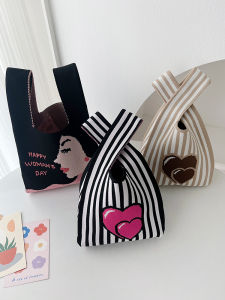 กระเป๋าถือถักลายลําลองพร้อมกระเป๋าโท้ตไฟเบอร์โพลีเอสเตอร์ปิดแสง นุ่มปานกลางสําหรับการจับคู่ทุกวัน