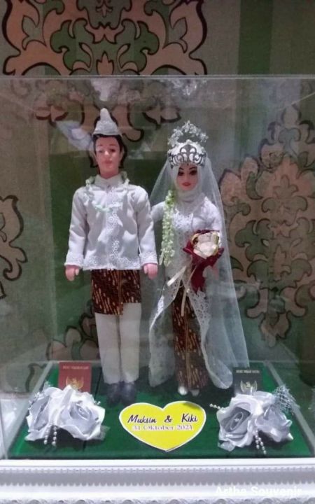 Hiasan barbie wedding adat sunda akrilik