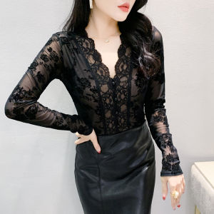 YIMIE เสื้อเชิ้ตเสื้อท่อนบนลายลูกไม้แขนยาวกลวงคอวีสำหรับผู้หญิงใหม่เสื้อแจ็คการ์ดเข้ารูปพอดีเสื้อยืดผ้ากำมะหยี่ฤดูใบไม้ผลิ2025