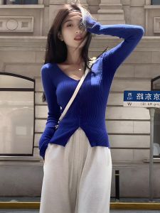 เสื้อสเวตเตอร์คาร์ดิแกนถักคอวีสีน้ำเงินคลีนสำหรับผู้หญิง ทรงเข้ารูป แขนยาว ปกติ ฤดูใบไม้ผลิ ฤดูใบไม้ร่วง ฤดูหนาว เสื้อผ้าทำงานสไตล์เกาหลี