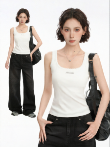BAIDAIFEI | Bust-supportive Concealing Spaghetti Strap Tank Top