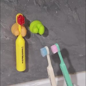 4PCS Suction Cup Toothbrush Holder Wall-mounted Silicone Toothbrush Rack Portable Adsorption Toothbrush Bathroom Storage Shelf